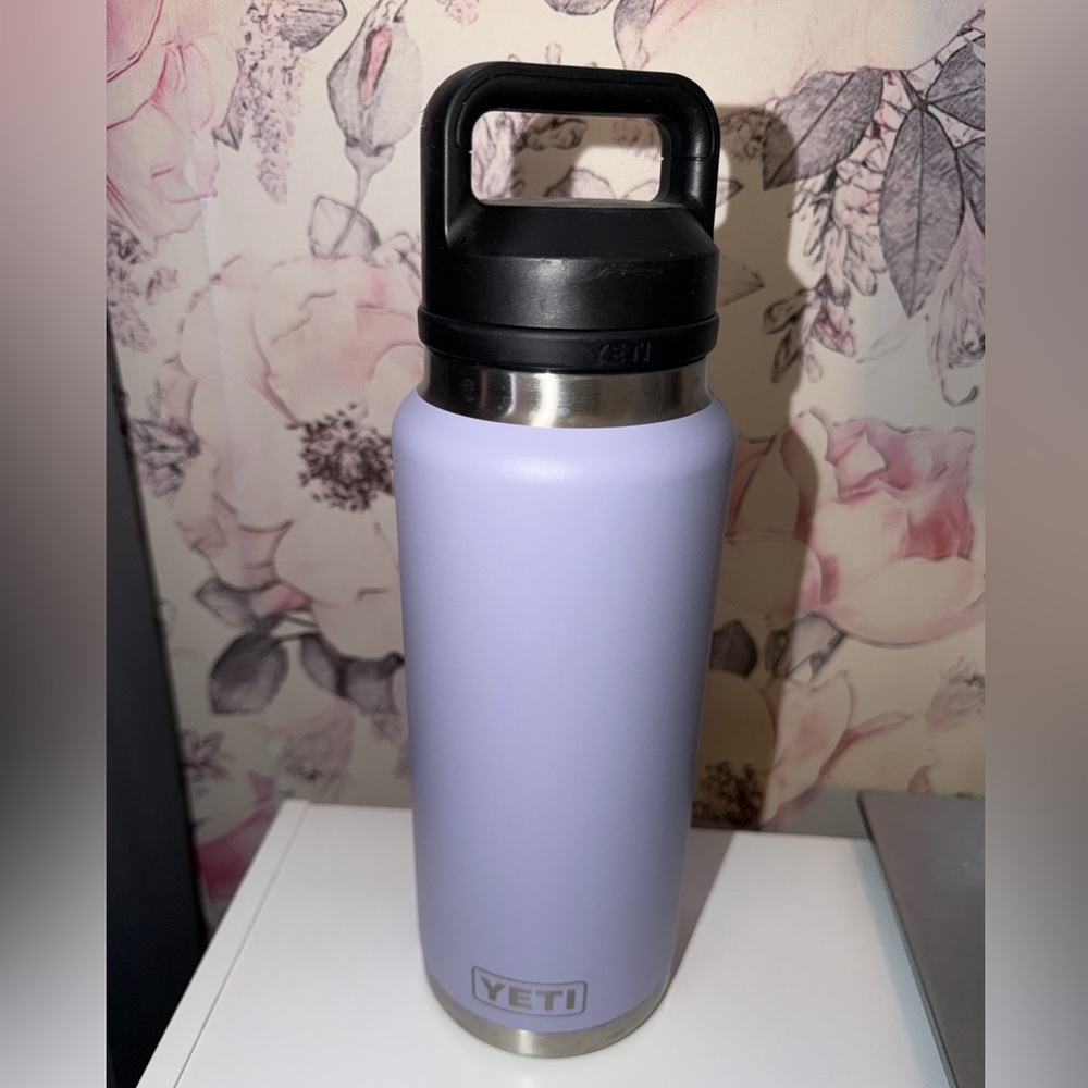 YETI Lavender Insulated Chug Cap Water Bottle - Picture 2 of 7